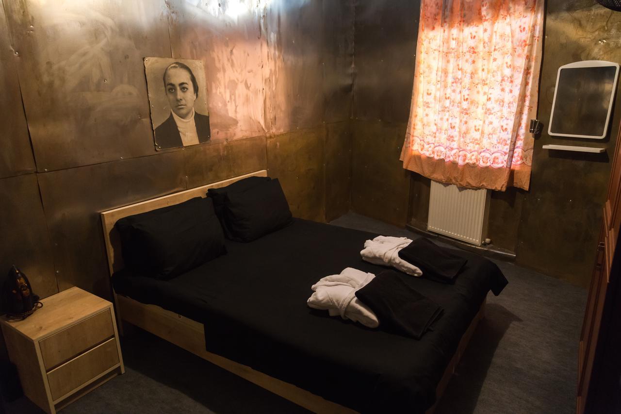 Alcatraz Jail-Hostel Tbiliszi Kültér fotó